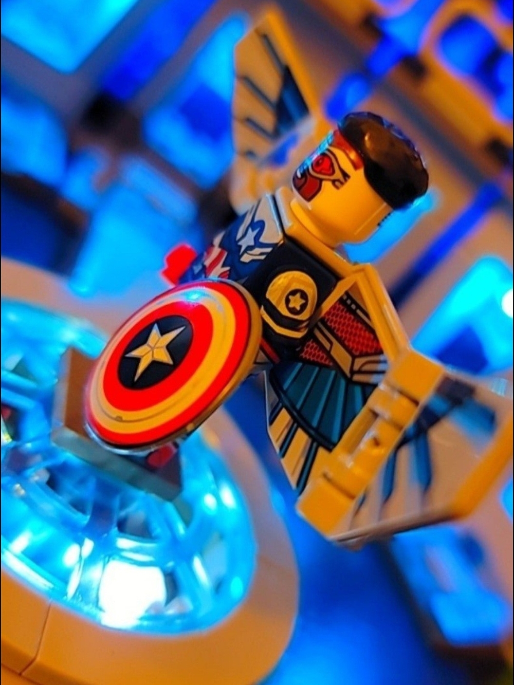 Falcon Minifigure Lego Compatible - Picture 5 of 9